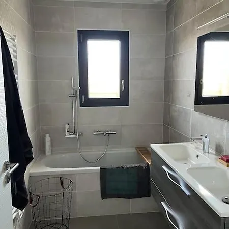 Jolie Maison Avec Piscine